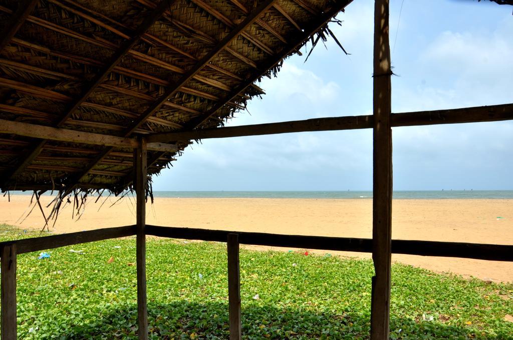 Hotel Tms Beach House Negombo Exterior foto