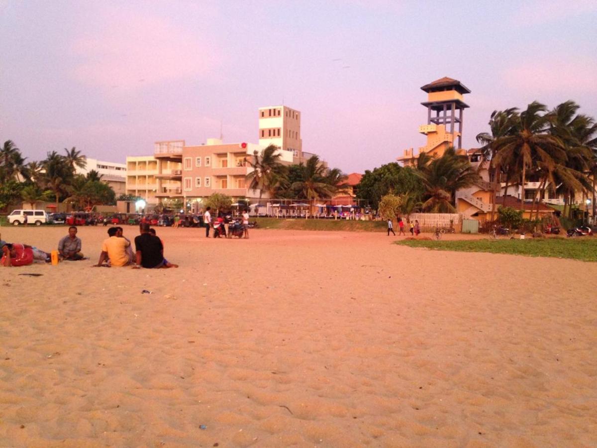 Hotel Tms Beach House Negombo Exterior foto